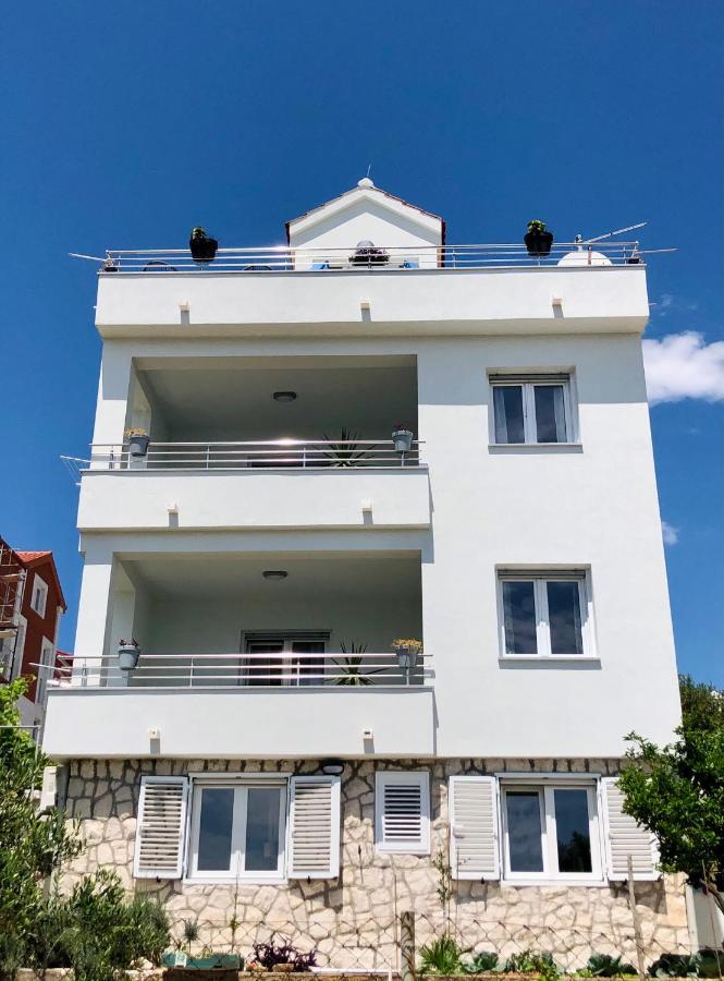 Villa Dani Sea & Pool Apartments Trogir Exteriér fotografie